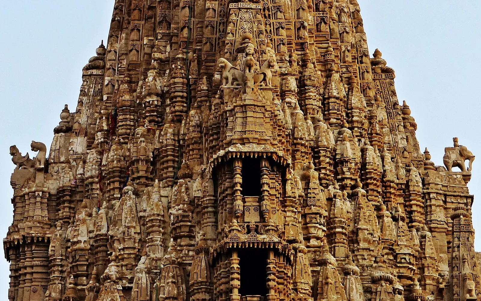 Dwarkadhish Temple, Dwarka Temple Tower Closeup